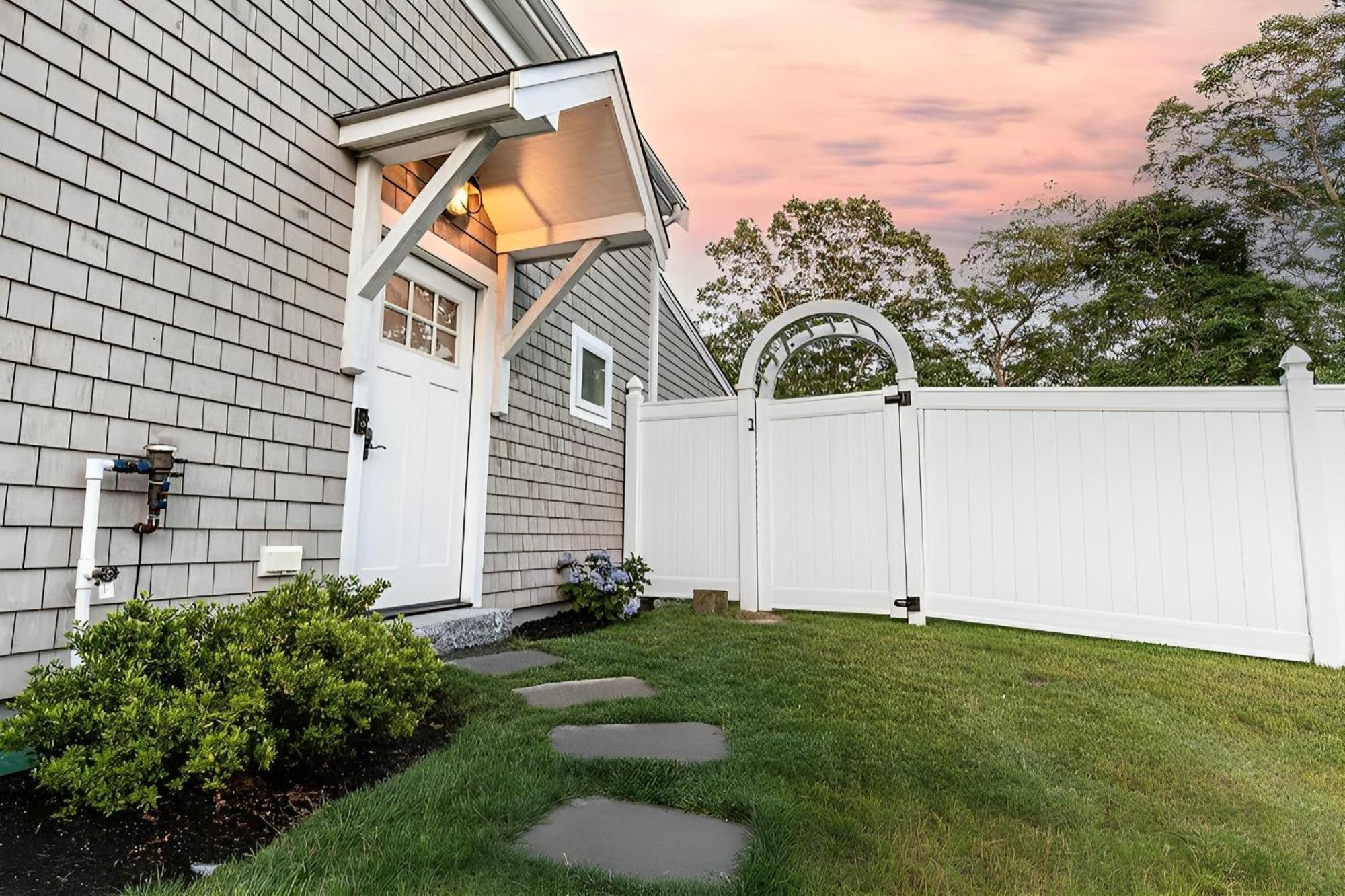 Renovated & Sophisticated Home Near Beach & Shops! Barnstable Kültér fotó