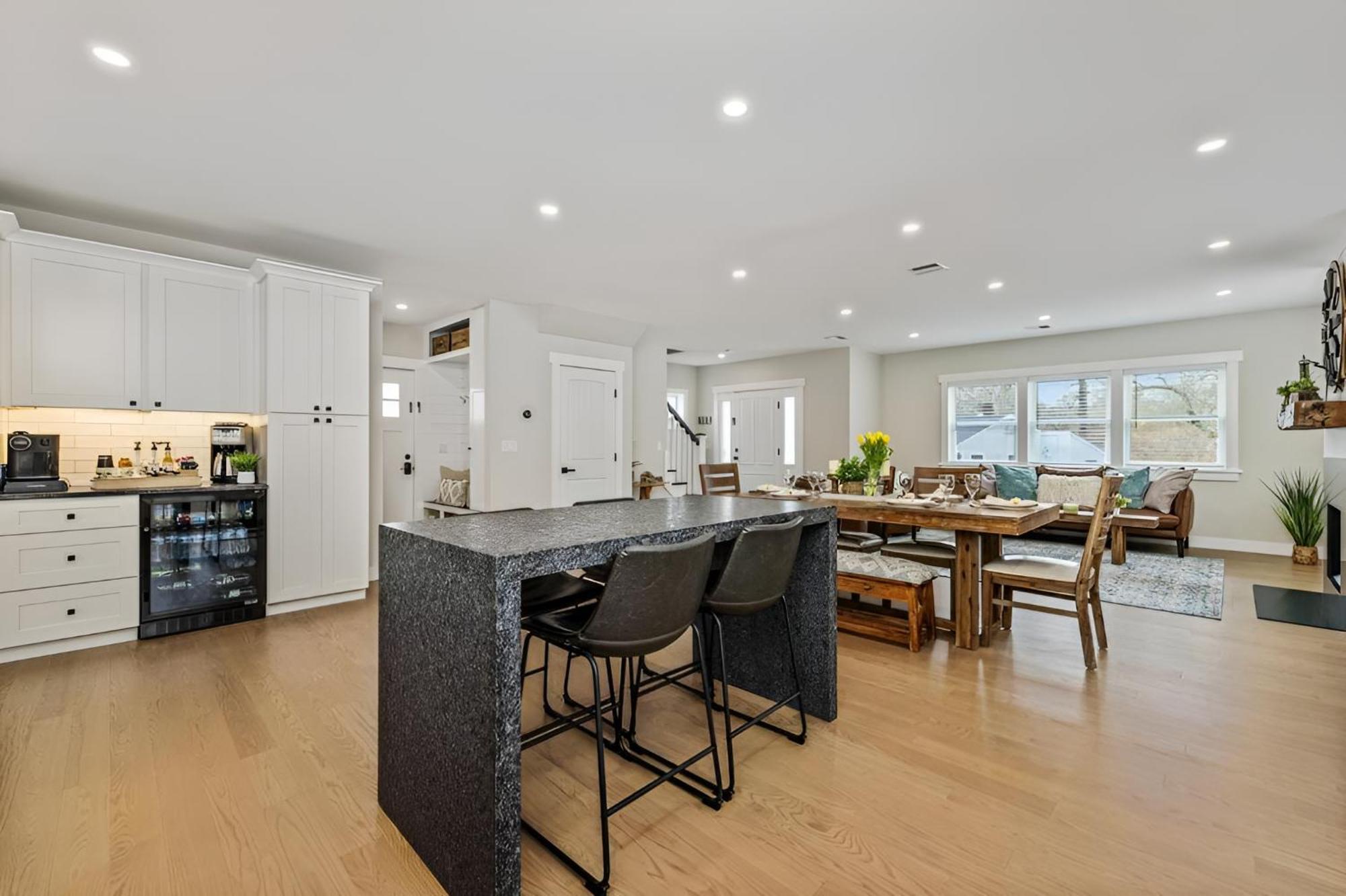 Renovated & Sophisticated Home Near Beach & Shops! Barnstable Kültér fotó